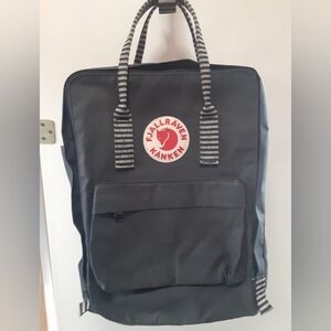 EUC Fjallraven Kanken Classic Black Backpack Reflective Logo 23510